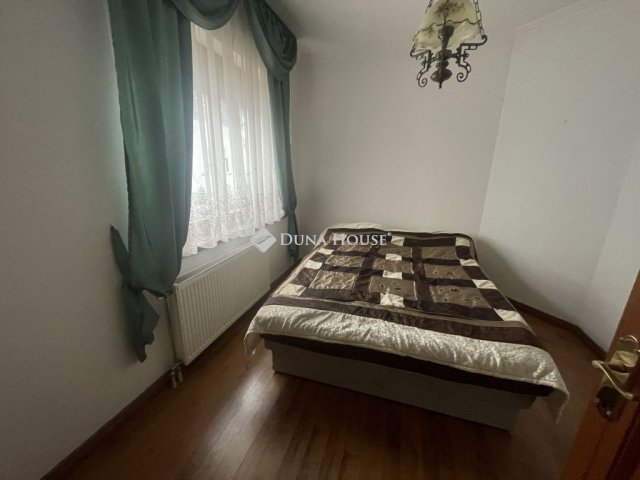Eladó családi ház, Kecskeméten 115 M Ft, 6 szobás