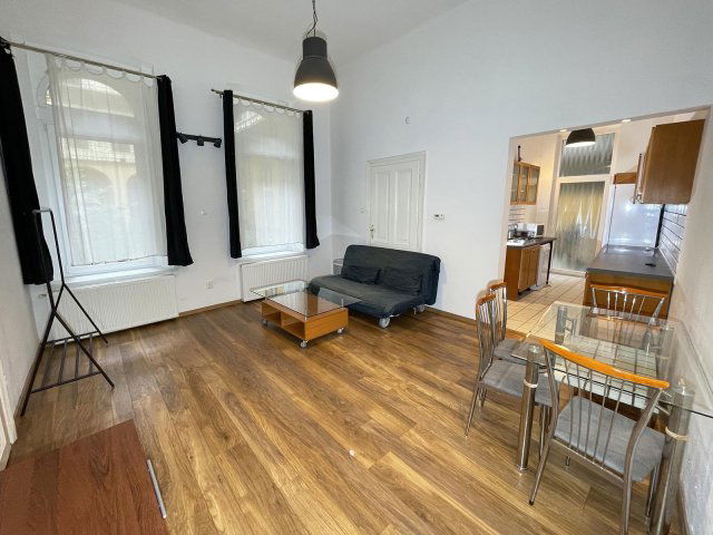 Eladó téglalakás, Budapesten, VI. kerületben 57 M Ft, 2 szobás