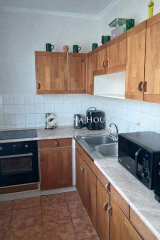 Eladó panellakás, Debrecenben 62.9 M Ft, 3 szobás