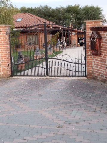 Eladó családi ház, Szarvason 160 M Ft, 5 szobás