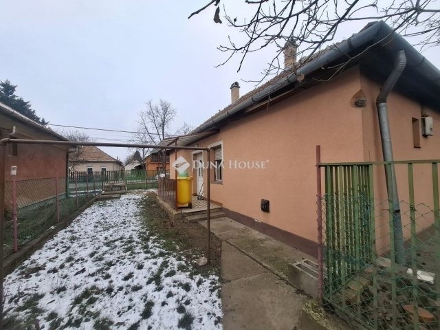 Eladó családi ház, Gyálon 75.9 M Ft, 3 szobás