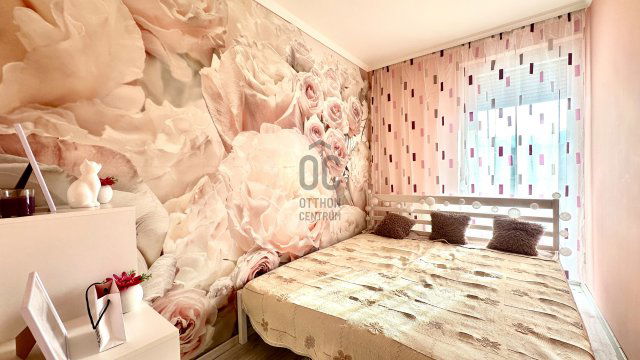 Eladó panellakás, Debrecenben 64.9 M Ft, 3 szobás