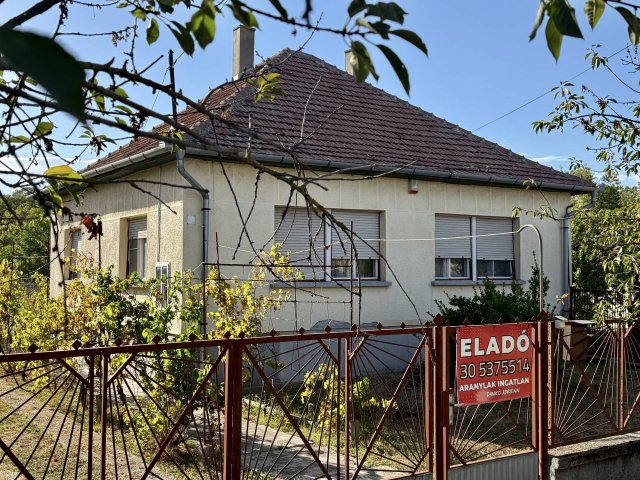 Eladó családi ház, Jászalsószentgyörgyon 21.5 M Ft, 3 szobás