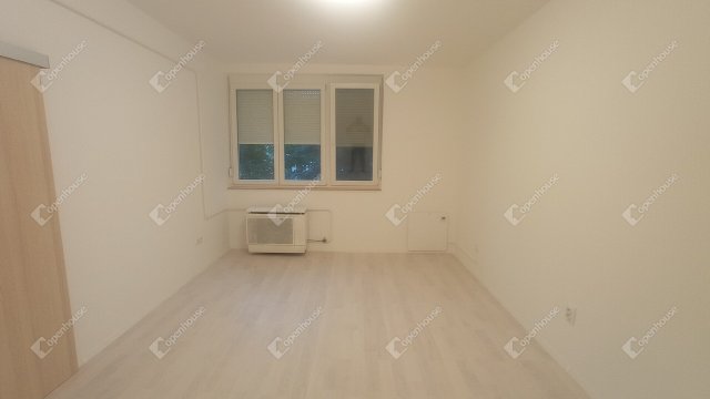 Eladó téglalakás, Zalaegerszegen 32.5 M Ft, 1 szobás