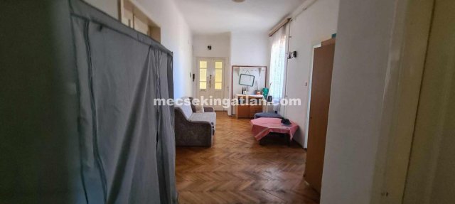 Kiadó téglalakás, albérlet, Pécsett 75 E Ft / hó, 1 szobás