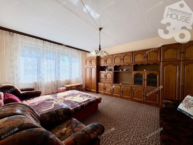 Eladó panellakás, Kecskeméten 41.99 M Ft, 2 szobás