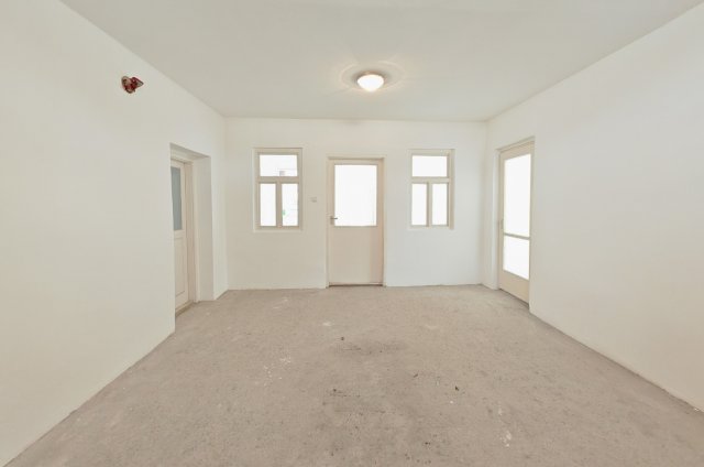 Eladó ipari ingatlan, Bácsalmáson, Táncsics Mihály utcában