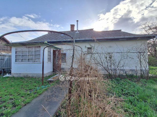 Eladó családi ház, Füzesgyarmaton 21 M Ft, 2+1 szobás