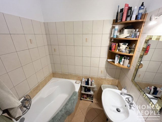 Eladó téglalakás, Szegeden 58.999 M Ft, 2 szobás