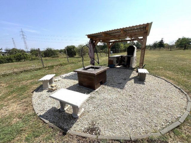 Eladó családi ház, Ráckeresztúron 94.99 M Ft, 4 szobás