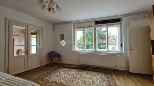 Kiadó téglalakás, albérlet, Pécsett 130 E Ft / hó, 2 szobás
