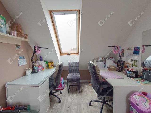 Eladó téglalakás, Sopronban 85 M Ft, 4 szobás