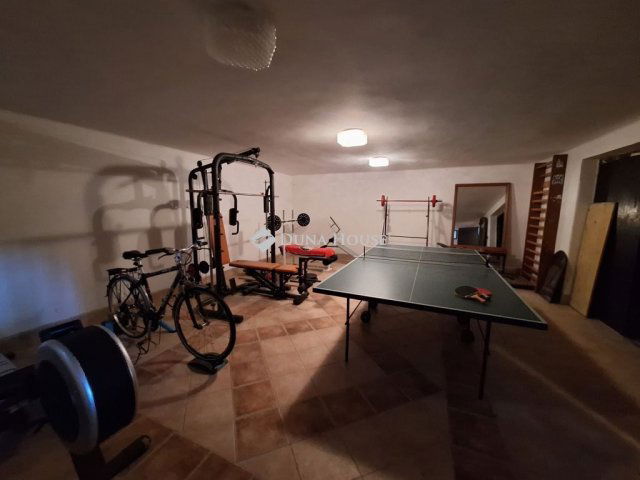 Eladó családi ház, Majosházán 205 M Ft, 4 szobás