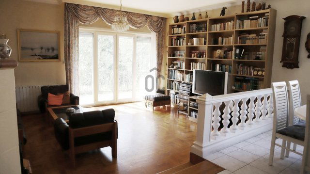 Eladó családi ház, Budakalászon 207 M Ft, 8 szobás