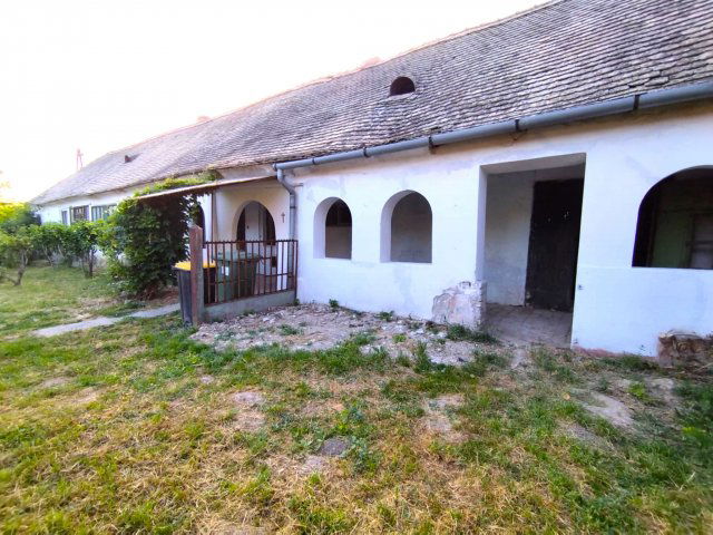 Eladó családi ház, Csávolyon 10 M Ft, 2+1 szobás