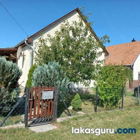 Eladó nyaraló, Balatonmáriafürdőn 52 M Ft, 2 szobás