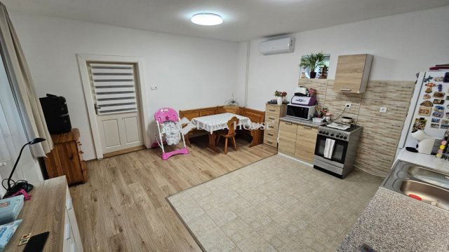 Eladó családi ház, Várpalotán 89.99 M Ft, 3 szobás