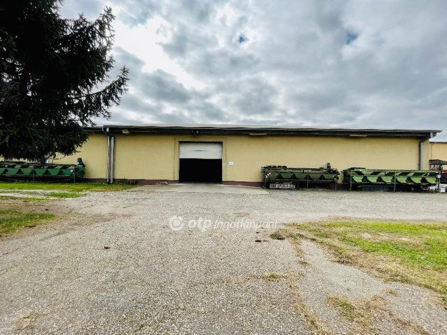 Eladó ipari ingatlan, Csengerben 450 M Ft / költözzbe.hu