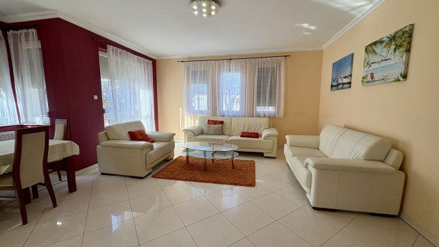 Kiadó téglalakás, albérlet, Debrecenben 290 E Ft / hó, 3 szobás