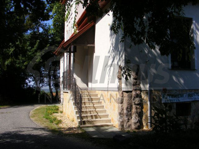 Eladó hotel, Celldömölkön 270 M Ft, 6 szobás