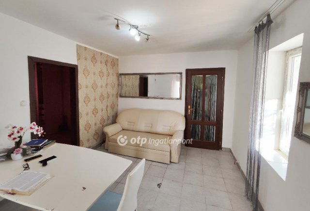 Eladó családi ház, Érden 62 M Ft, 3 szobás