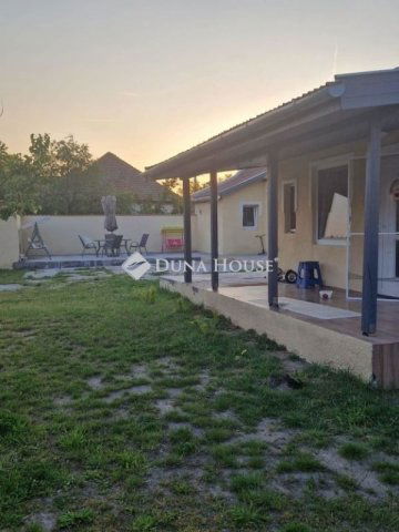 Eladó családi ház, Aszódon 100 M Ft, 6 szobás