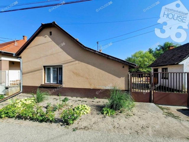 Eladó családi ház, Izsákon 29.9 M Ft, 2 szobás