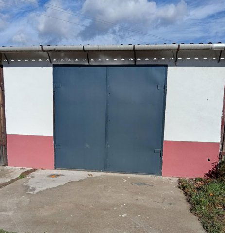 Eladó garázs, Oroszlányban 8 M Ft / költözzbe.hu