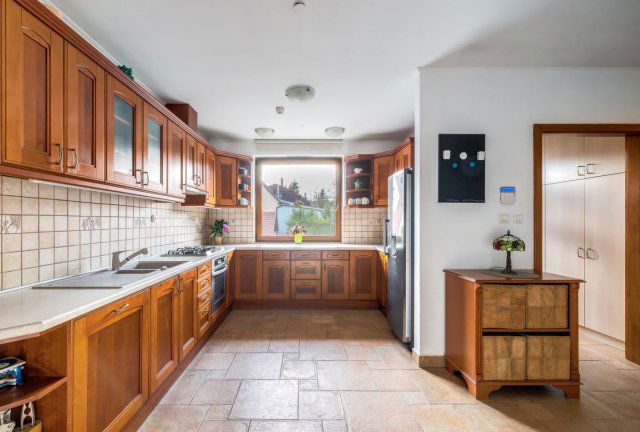 Eladó családi ház, Pilismaróton 248 M Ft, 6 szobás