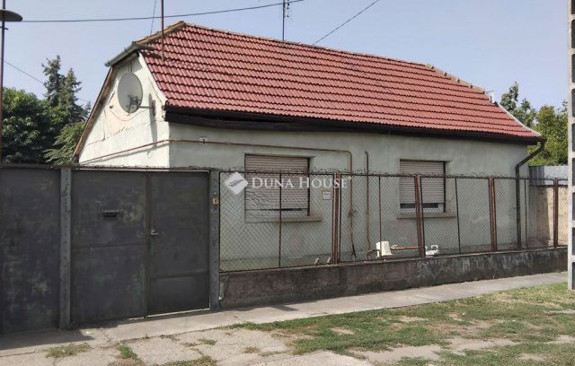 Eladó családi ház, Kecskeméten 20 M Ft, 5 szobás