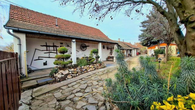 Eladó családi ház, Dunavecsén, Móricz Zsigmond utcában 34 M Ft