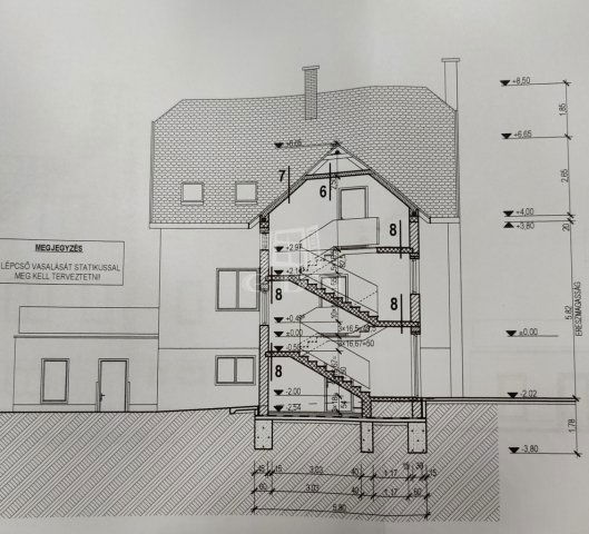Eladó családi ház, Csömörön 289 M Ft, 7+2 szobás