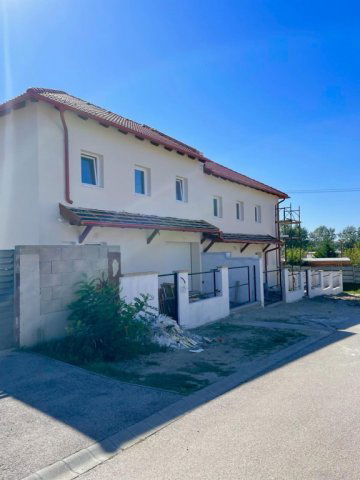 Eladó ikerház, Fóton 113 M Ft, 4 szobás / költözzbe.hu