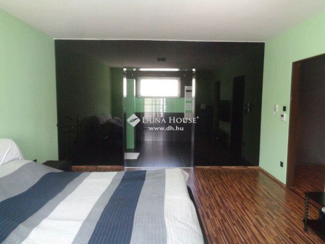 Eladó ikerház, Székesfehérvárott 119.5 M Ft, 4 szobás