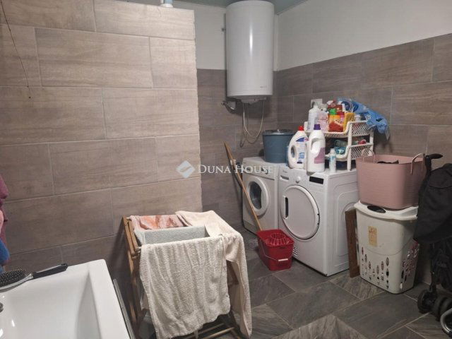 Eladó családi ház, Nagyigmándon 23.9 M Ft, 2 szobás