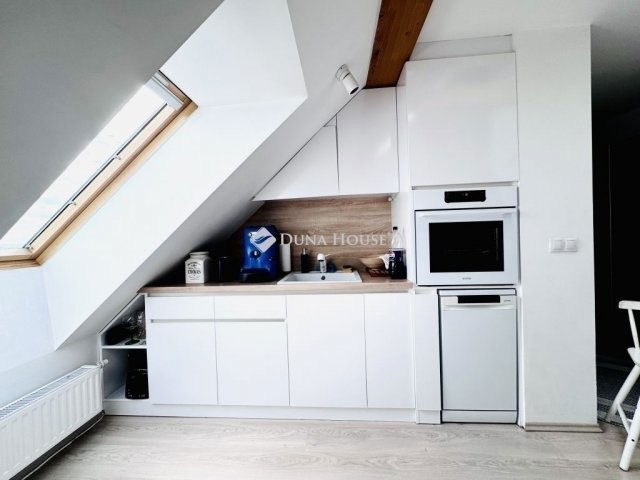 Eladó téglalakás, Pécsett 87.5 M Ft, 4 szobás