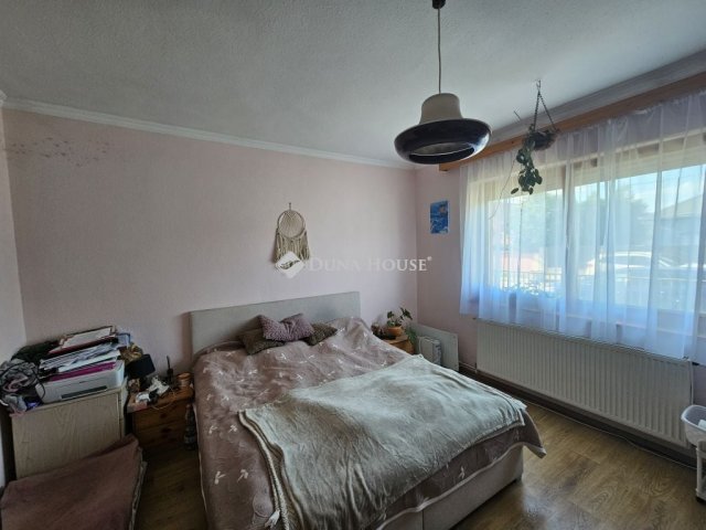 Eladó családi ház, Esztergomban, Sport utcában 83.9 M Ft