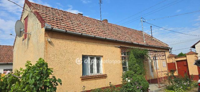 Eladó családi ház, Létavértesen 23.5 M Ft, 2 szobás