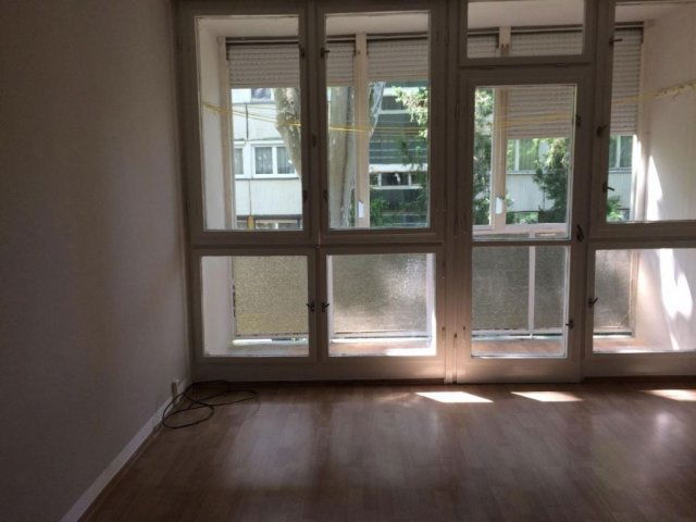 Kiadó téglalakás, albérlet, Pécsett 135 E Ft / hó, 2 szobás