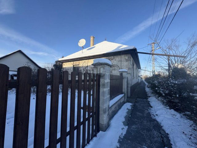 Eladó családi ház, Cegléden 69.9 M Ft, 3 szobás