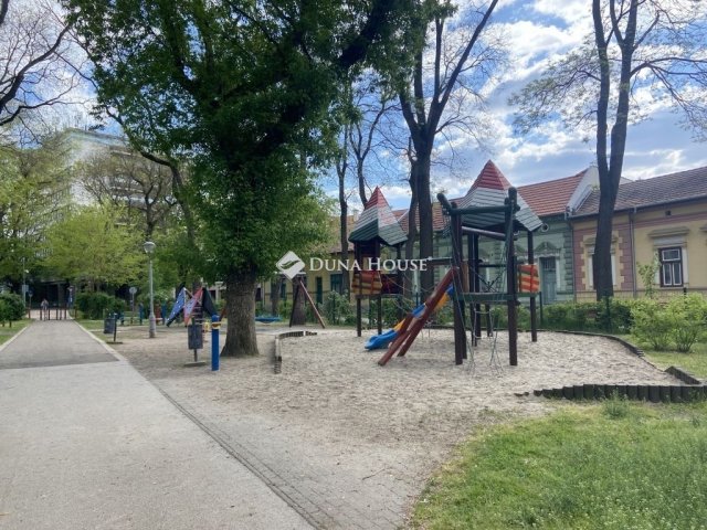 Eladó téglalakás, Kecskeméten 69.9 M Ft, 4 szobás