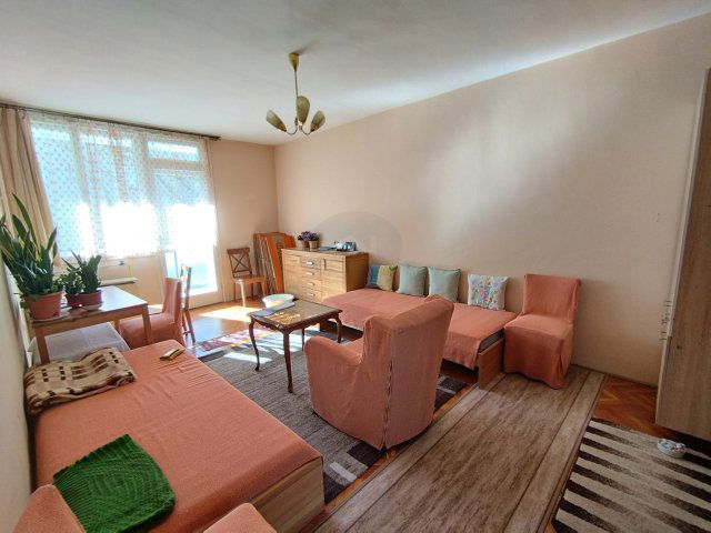 Eladó panellakás, Hatvanban 32 M Ft, 2 szobás