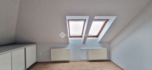 Eladó téglalakás, Nyíregyházán 63.9 M Ft, 4 szobás