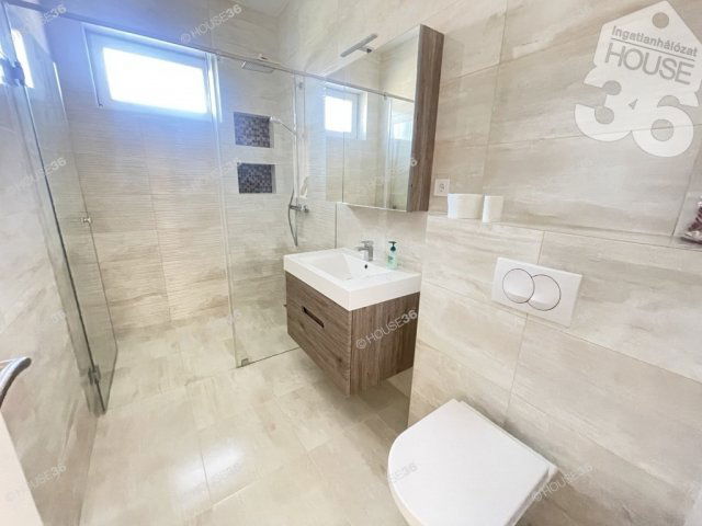 Eladó ikerház, Kecskeméten 85 M Ft, 4 szobás