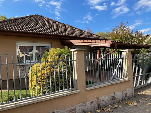 Eladó családi ház, Budapesten, XVII. kerületben, Pesti úton