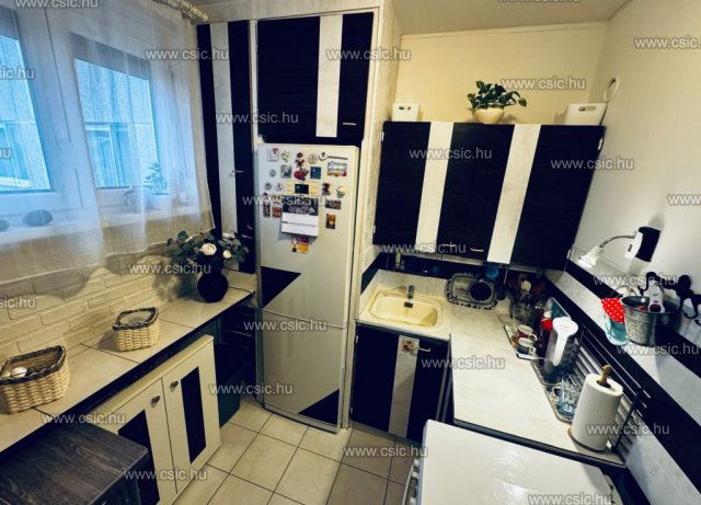 Eladó téglalakás, Dunakeszin 67.9 M Ft, 2+2 szobás