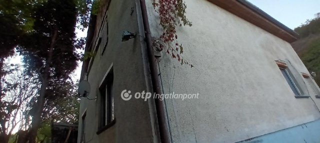 Eladó családi ház, Érden 62 M Ft, 6+1 szobás