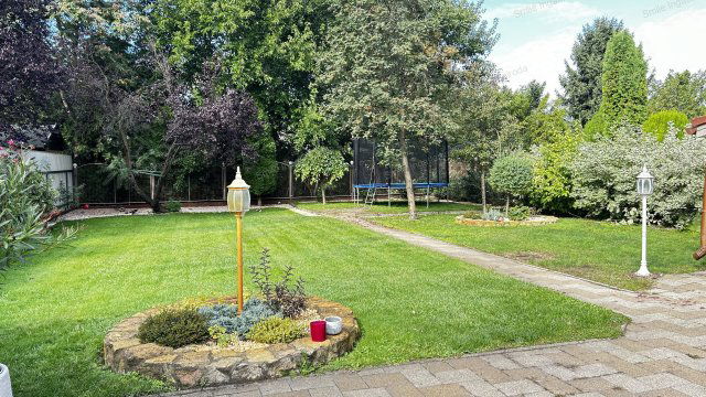 Eladó családi ház, Nyíregyházán 105 M Ft, 5 szobás