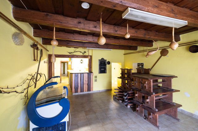 Eladó családi ház, Oszkón 26 M Ft, 2 szobás