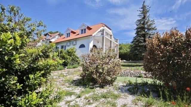 Eladó családi ház, Szentendrén 163 M Ft, 4 szobás